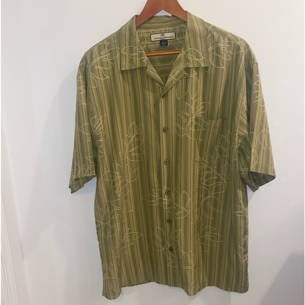 Tommy Bahama Yellow and Green Casual Button Down Shirt